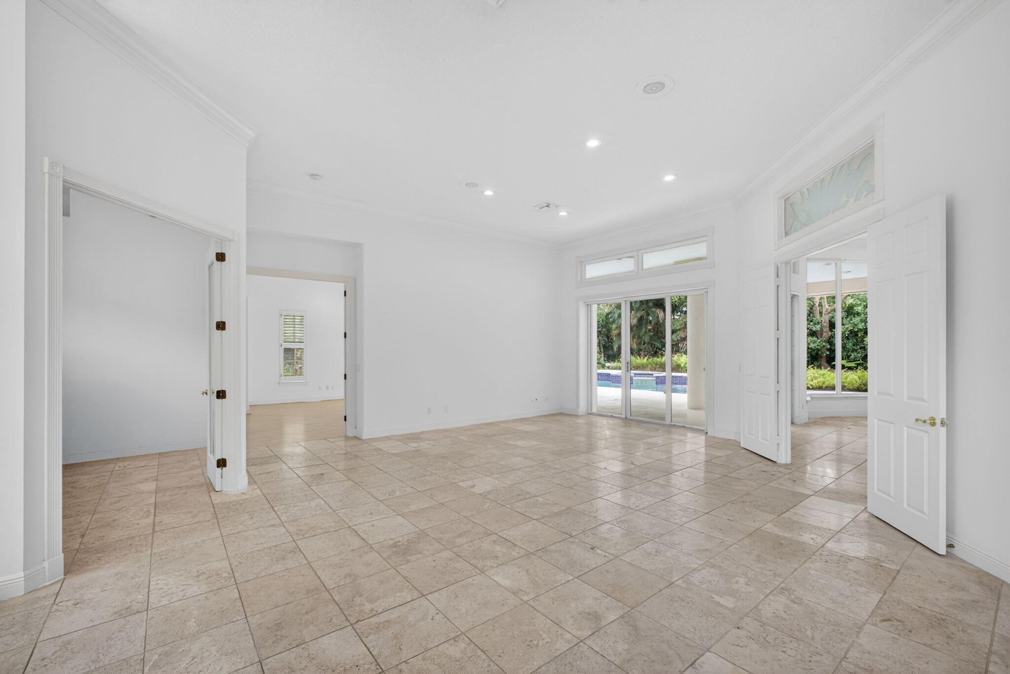 HERITAGE OAKS - Residential