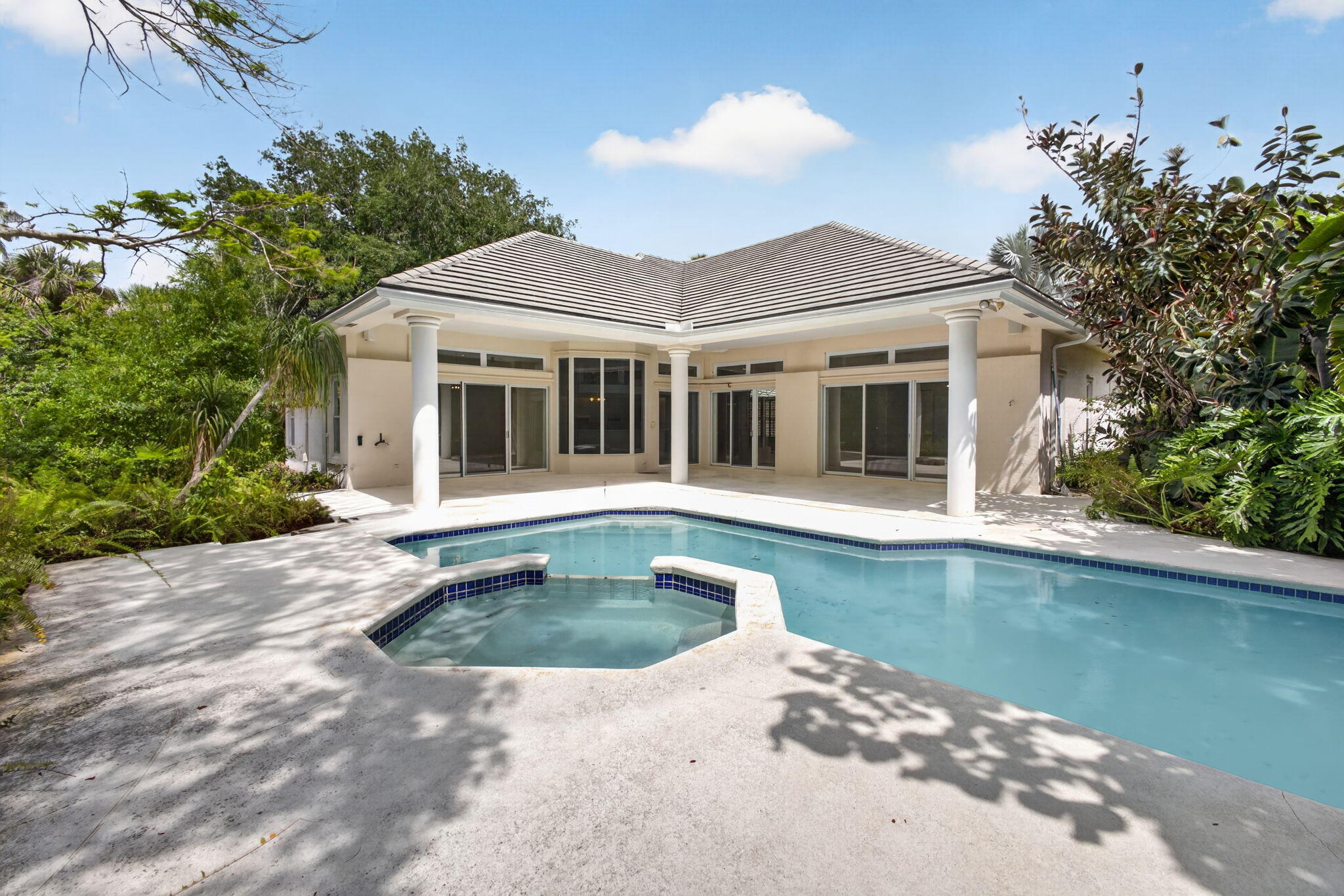 HERITAGE OAKS - Residential