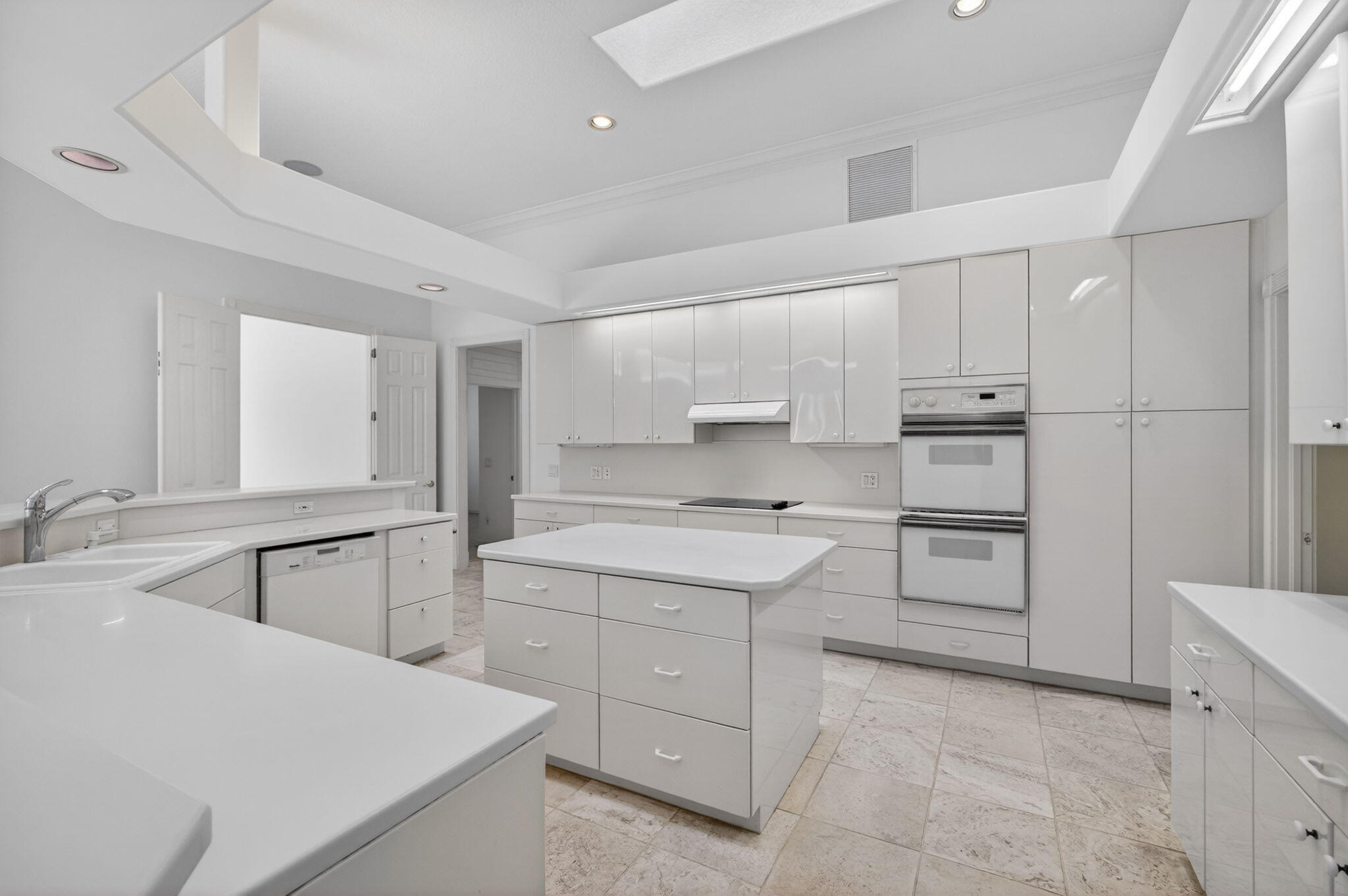 HERITAGE OAKS - Residential