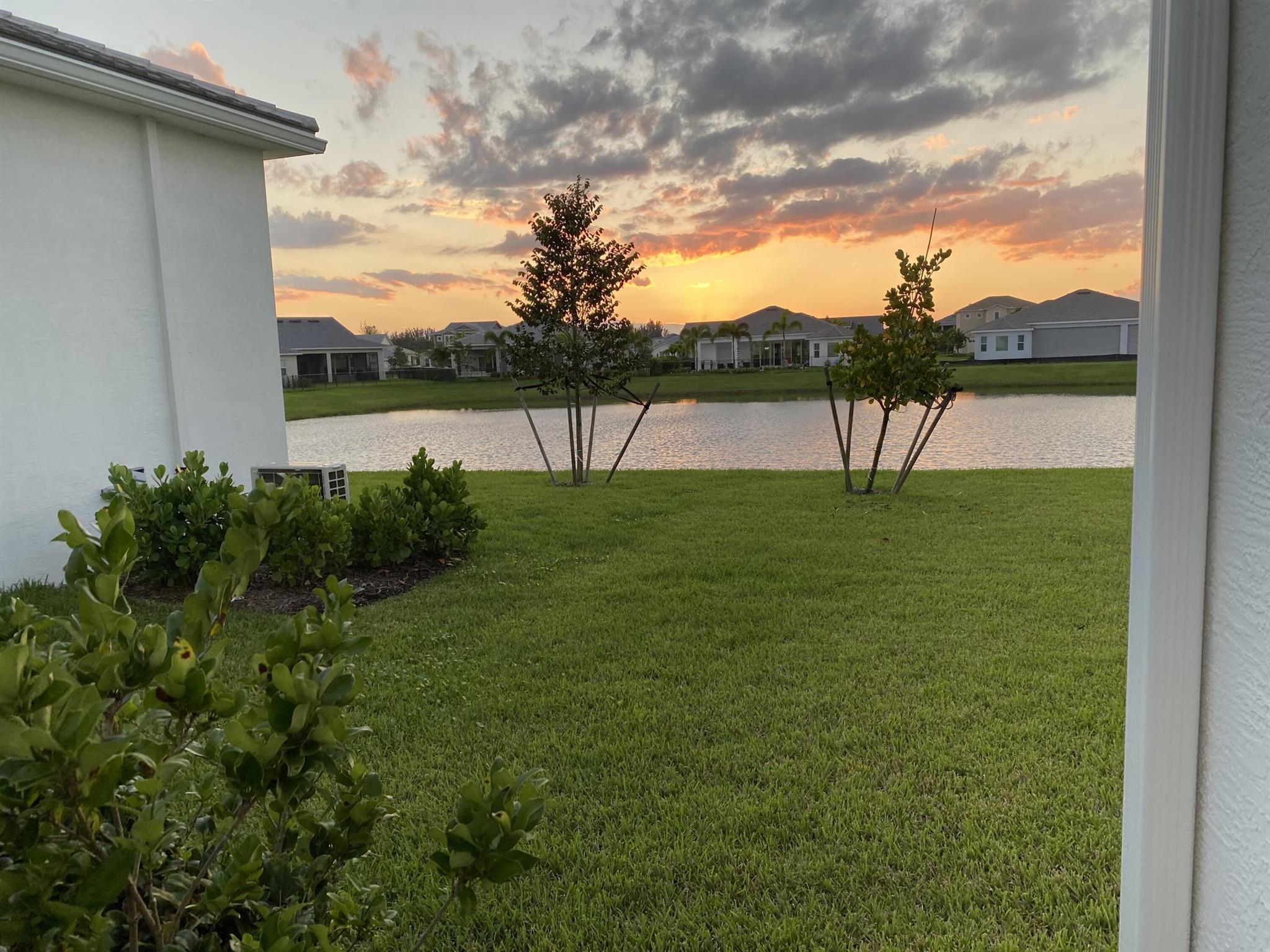 ESTATES OF WESTLAKE - Residential Lease