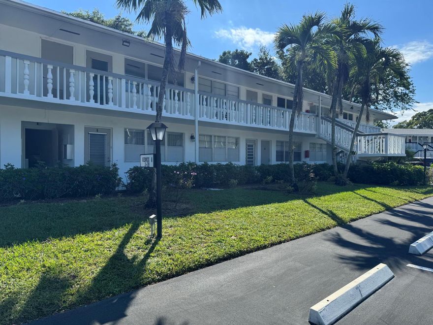 Good opportunity to rent this cute spacious one bedroom, first-floor unit in the highly active 55+ community, Century Village Deerfield Beach, FL!  Freshly painted and ready for a new resident.Location is key: This unit is just steps away from the main clubhouse and all amenities.Century Village offers an unparalleled active lifestyle with a massive clubhouse, including:Fitness: Full workout center, indoor/outdoor heated pools.Recreation: Pickleball, shuffle board and biking/walking trails throughout the community.Entertainment: Large Theatre with weekly shows, classes, and clubs.Convenience: Community and city bus service.Security: 24-hour manned gates.Live in a secure, vibrant, and amenity-rich environment. Don't miss this!