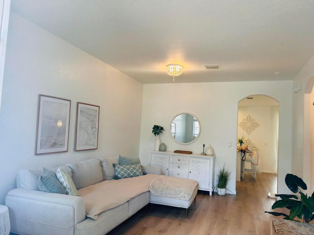 Photo of 60 Legacy Court, Delray Beach, FL 33445 (MLS # R11017837)