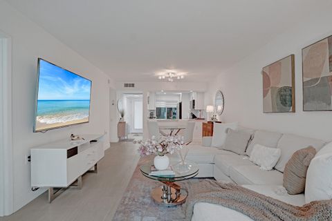 Tiny photo for 1211 Bahama Bend #E1, Coconut Creek, FL 33066 (MLS # B26044389)