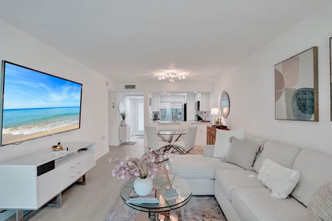 Tiny photo for 1211 Bahama Bend #E1, Coconut Creek, FL 33066 (MLS # B26044389)