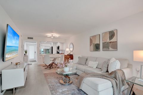 Tiny photo for 1211 Bahama Bend #E1, Coconut Creek, FL 33066 (MLS # B26044389)