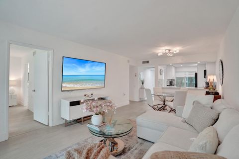 Tiny photo for 1211 Bahama Bend #E1, Coconut Creek, FL 33066 (MLS # B26044389)