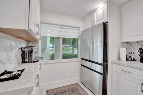 Tiny photo for 1211 Bahama Bend #E1, Coconut Creek, FL 33066 (MLS # B26044389)