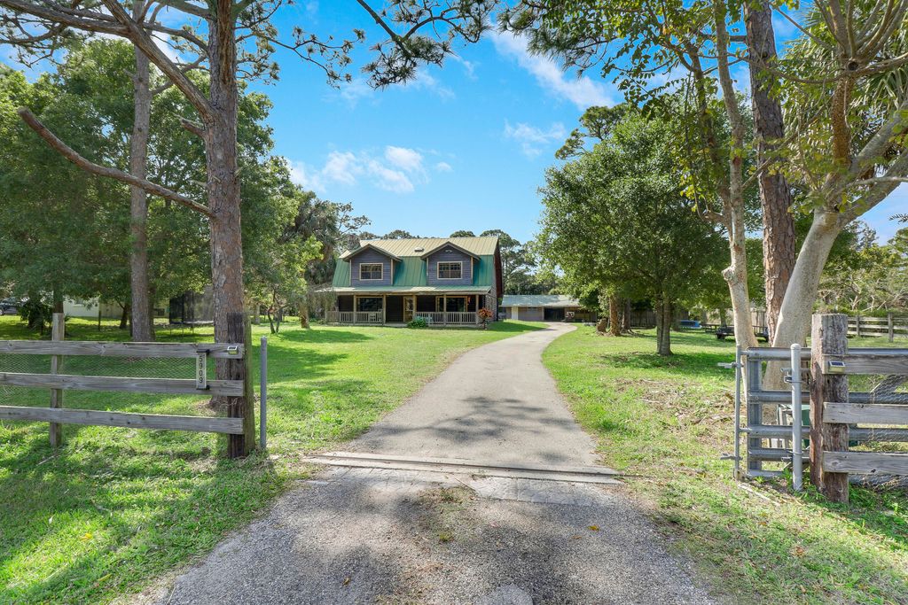 Photo of 5909 Palmetto Drive, Fort Pierce, FL 34982 (MLS # R10964570)