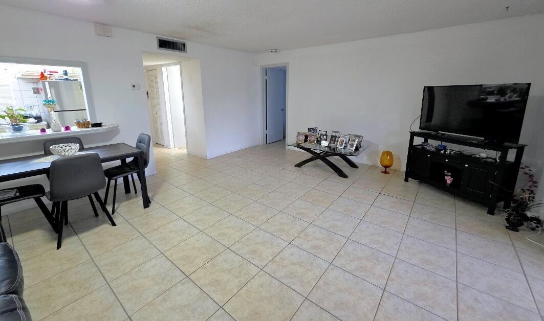 725 Lori Drive 206