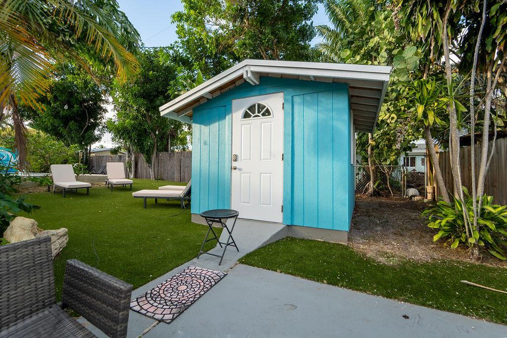 LAKE OSBORNE ESTATES 3 - Residential