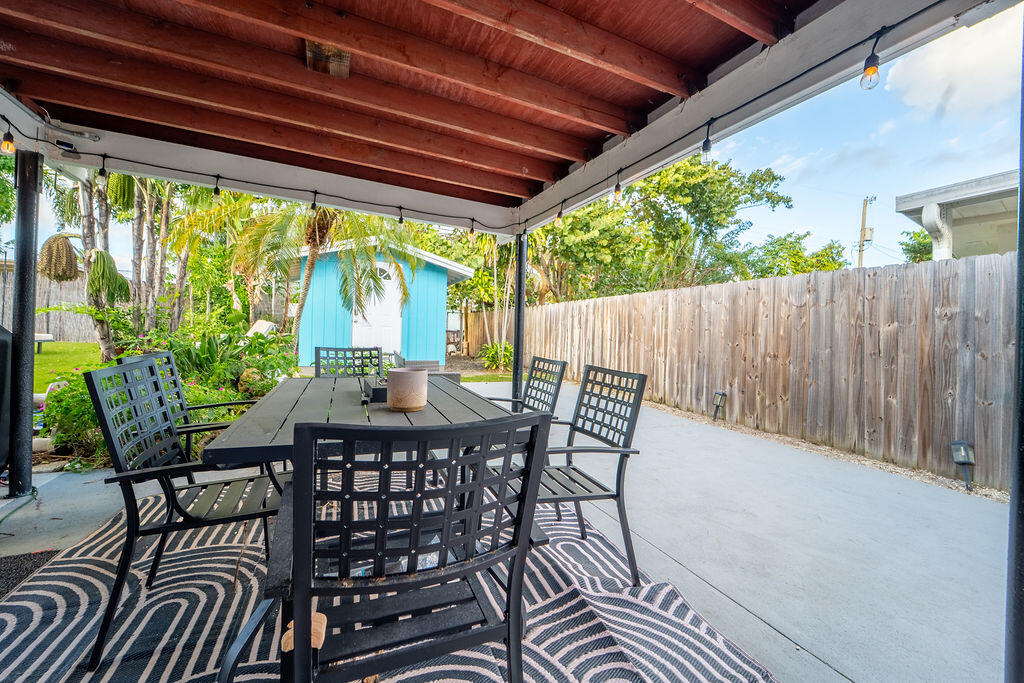 LAKE OSBORNE ESTATES 3 - Residential