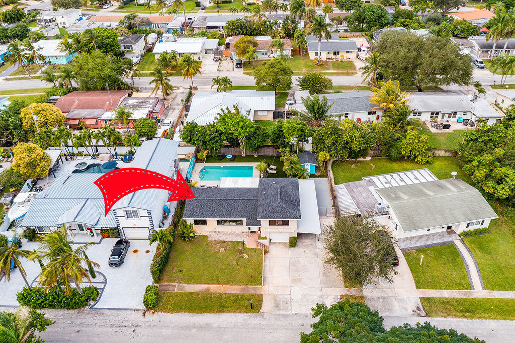 LAKE OSBORNE ESTATES 3 - Residential