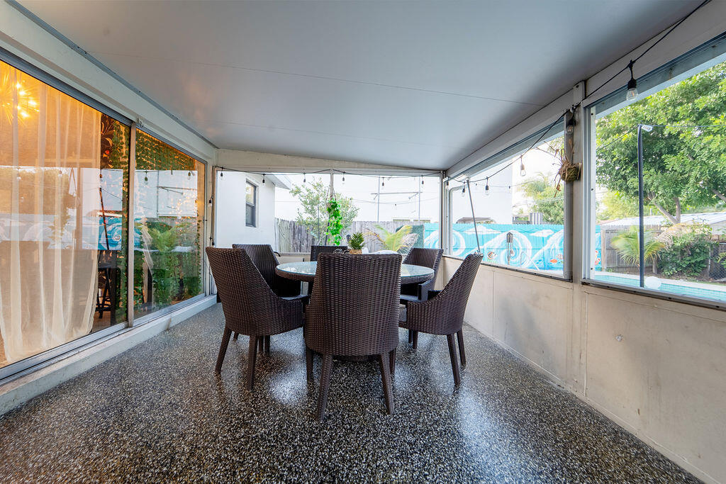 LAKE OSBORNE ESTATES 3 - Residential