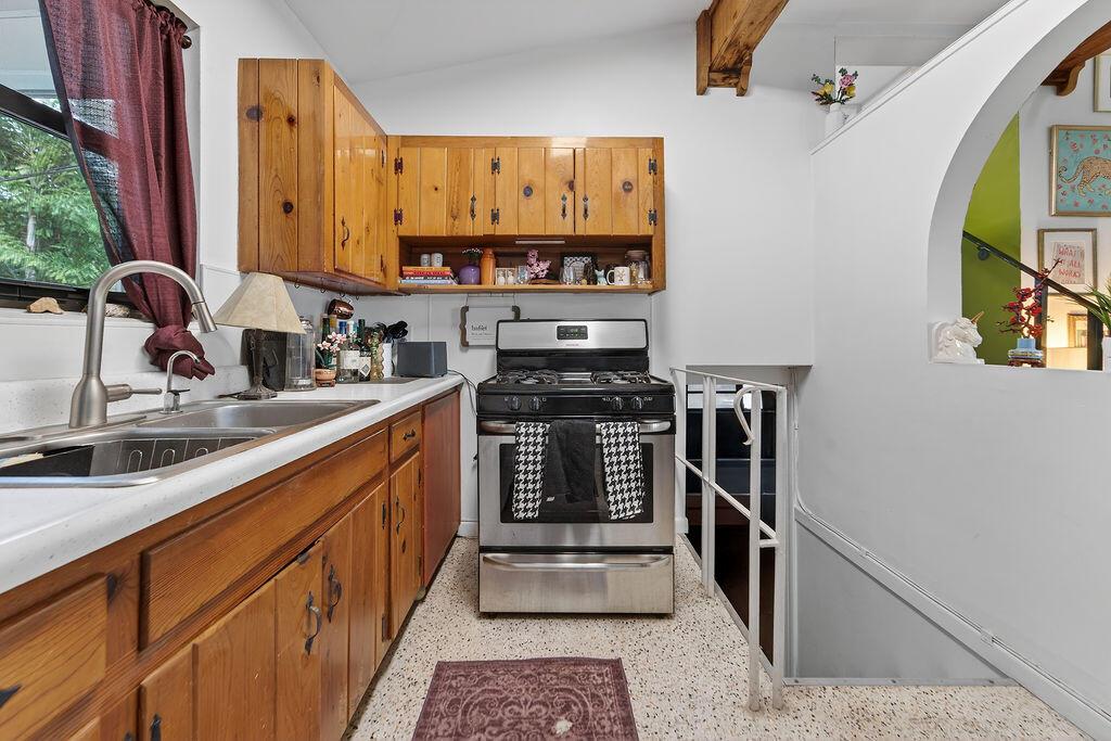 LAKE OSBORNE ESTATES 3 - Residential