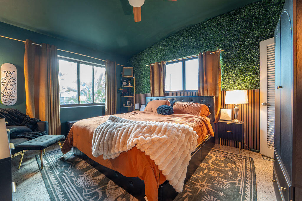 LAKE OSBORNE ESTATES 3 - Residential