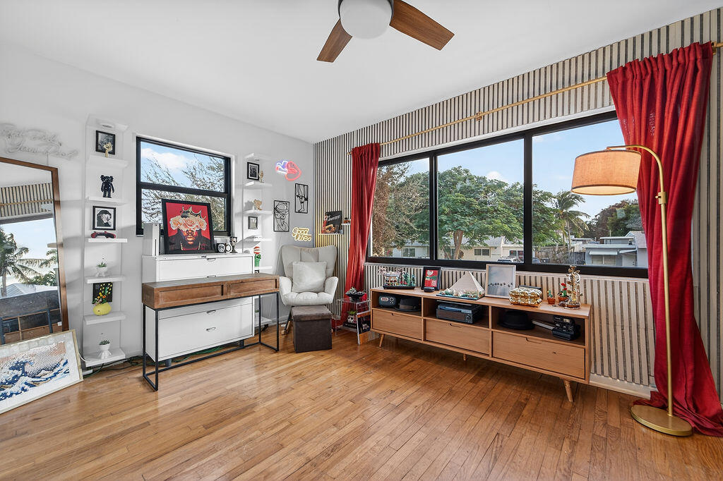 LAKE OSBORNE ESTATES 3 - Residential