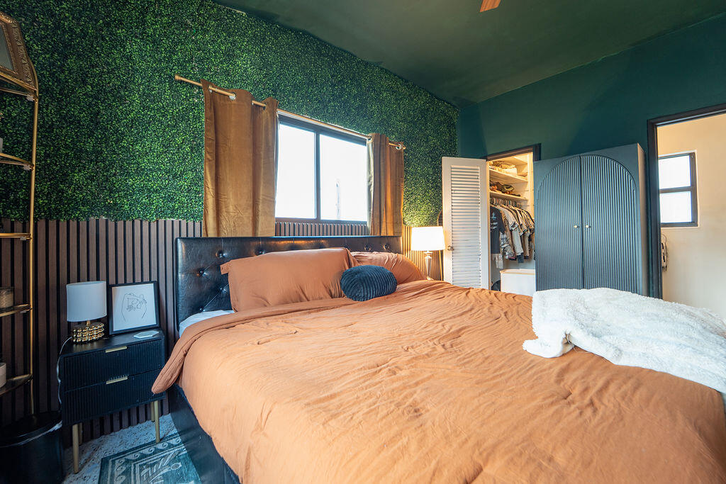 LAKE OSBORNE ESTATES 3 - Residential