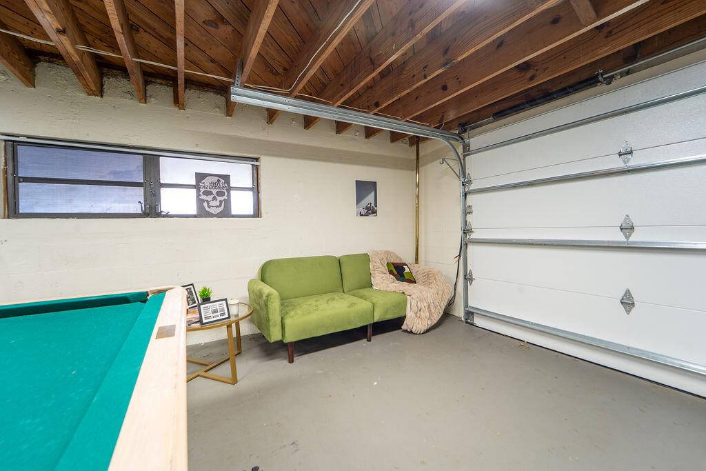 LAKE OSBORNE ESTATES 3 - Residential