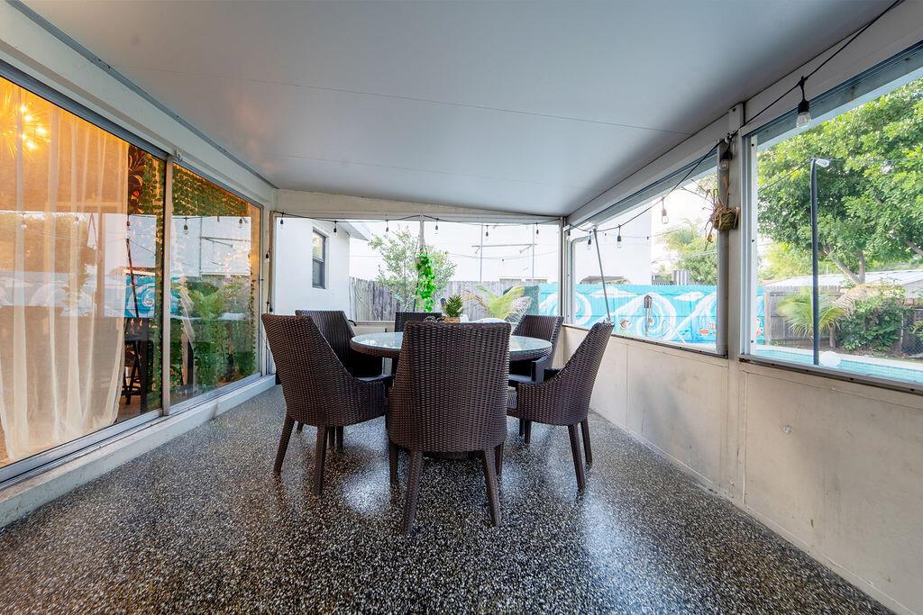 LAKE OSBORNE ESTATES 3 - Residential