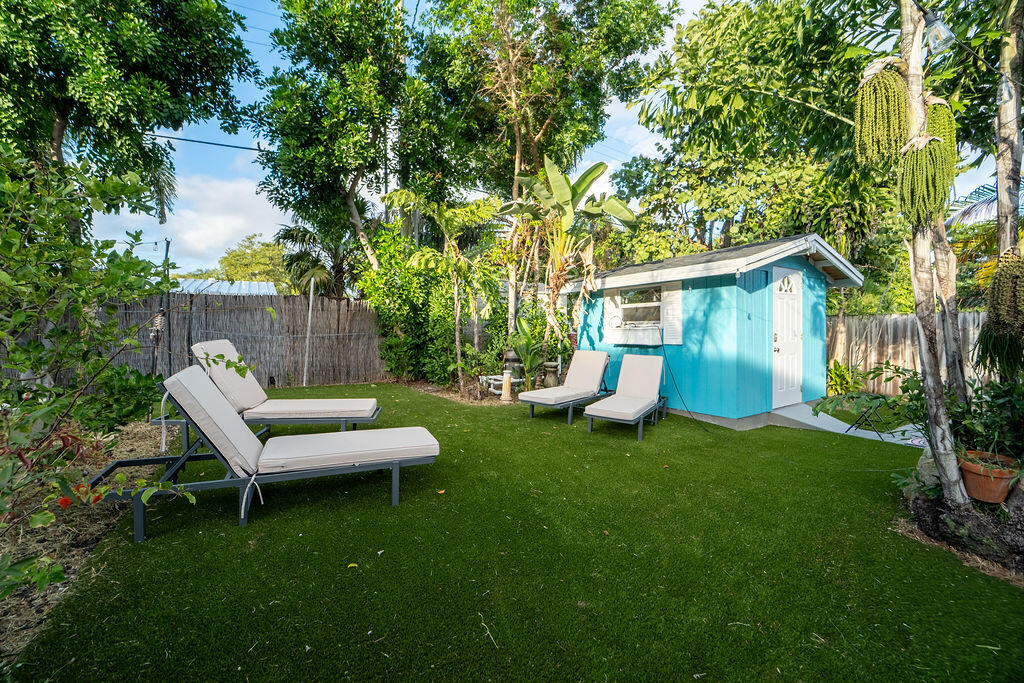 LAKE OSBORNE ESTATES 3 - Residential