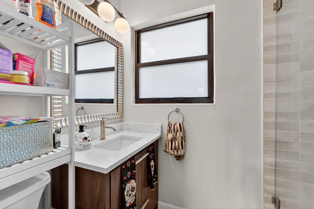 LAKE OSBORNE ESTATES 3 - Residential