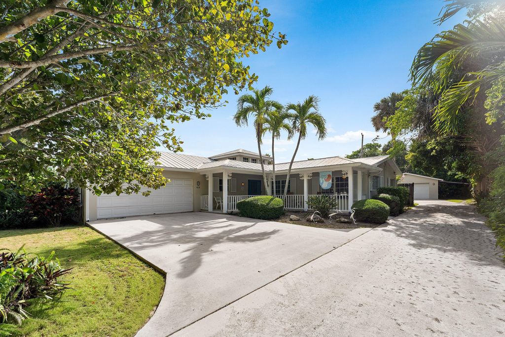 Photo of 414 S Atlantic Drive, Lantana, FL 33462 (MLS # B26051038)