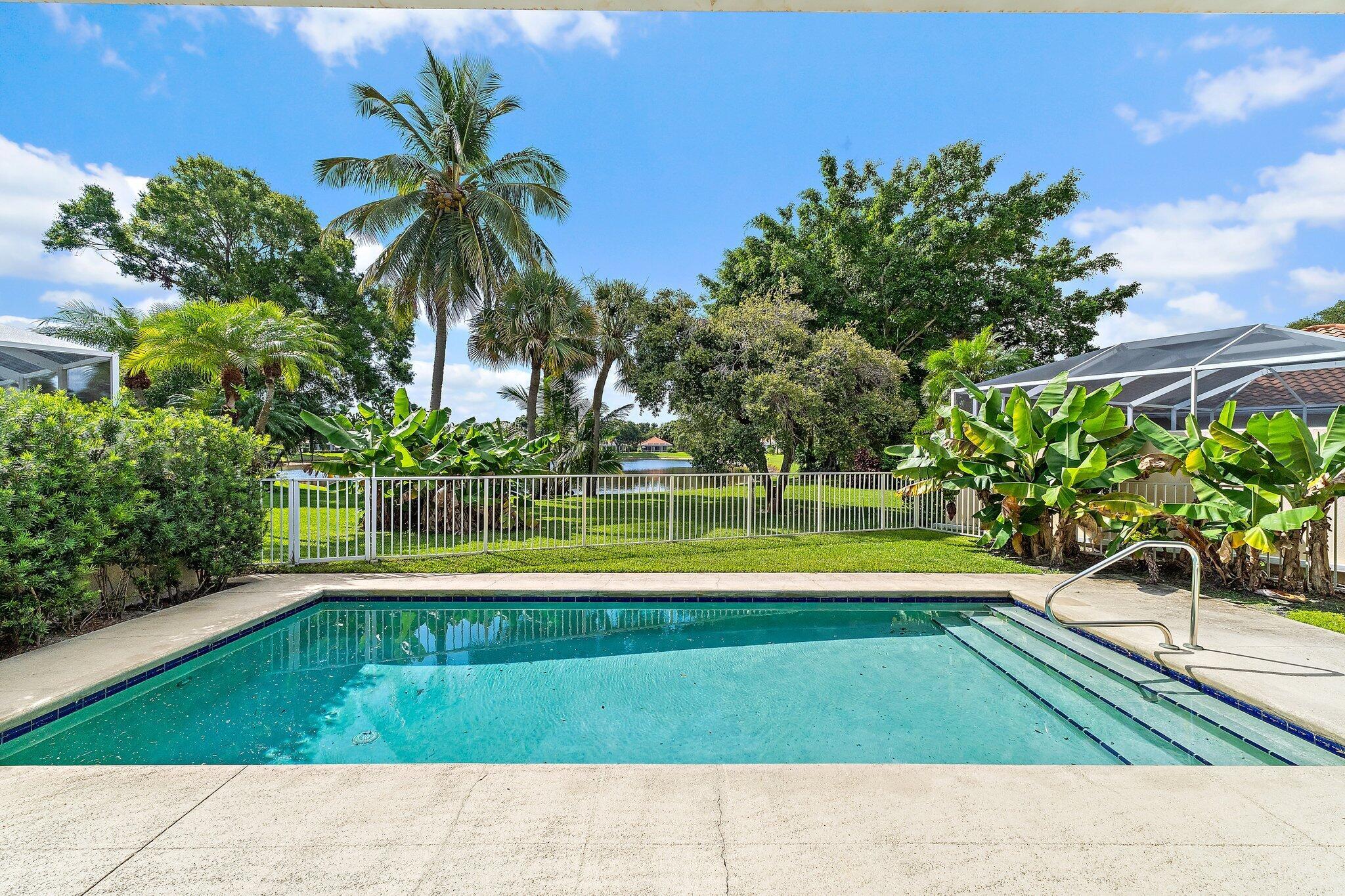 216 E Tall Oaks Circle