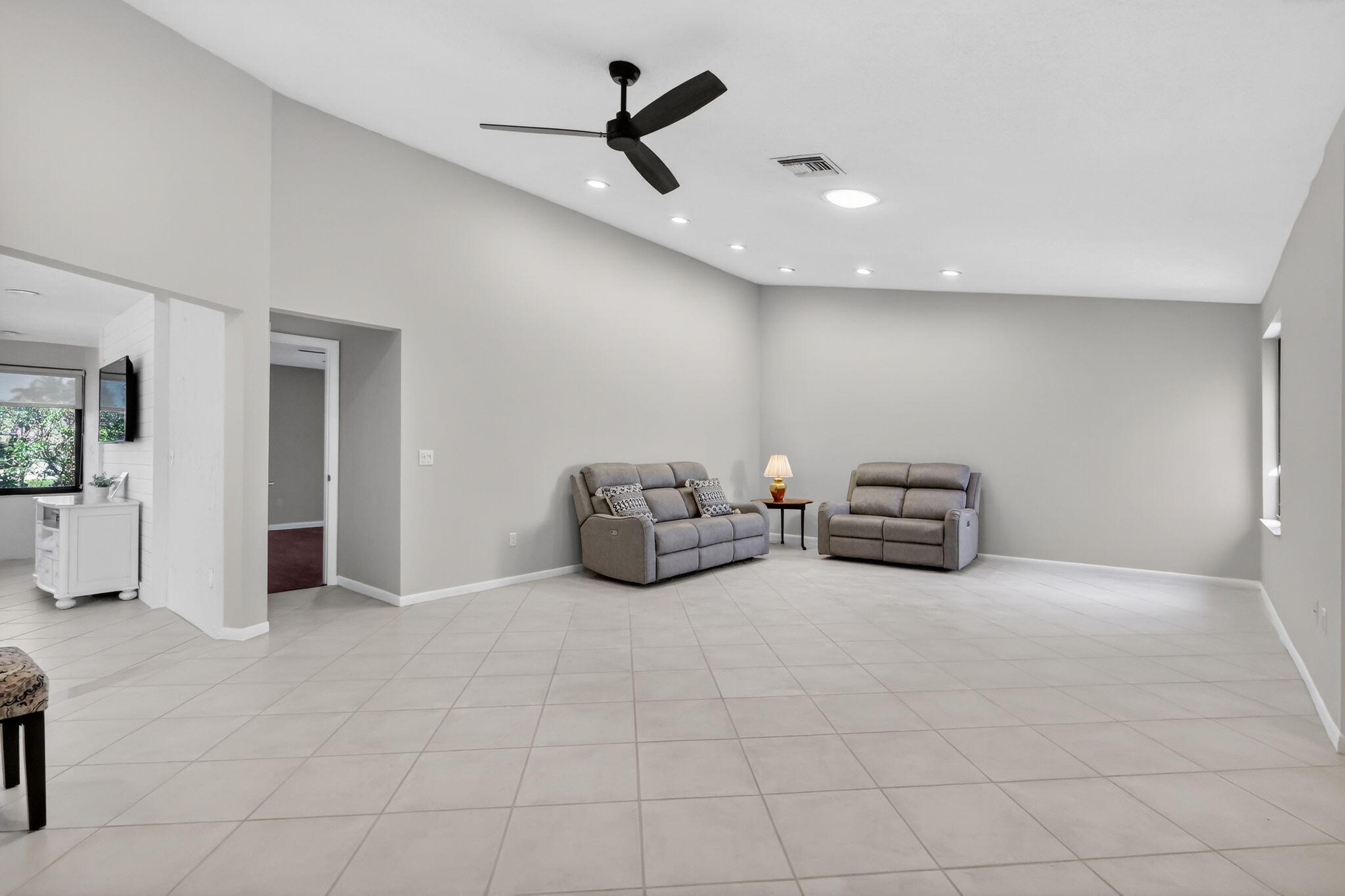 RAINBERRY BAY SEC 5 - Residential Lease