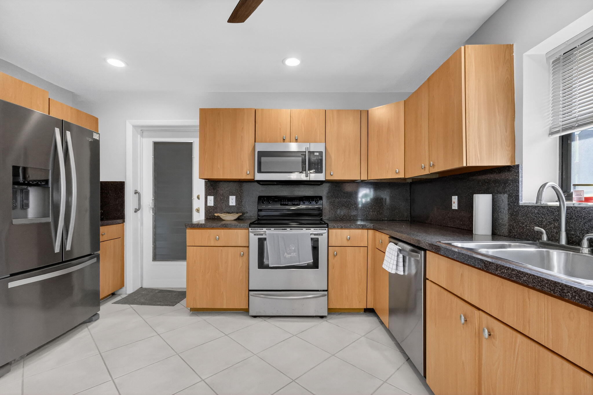 RAINBERRY BAY SEC 5 - Residential Lease