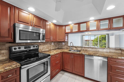 Tiny photo for 3150 NE 48th Court #411, Lighthouse Point, FL 33064 (MLS # B26036527)