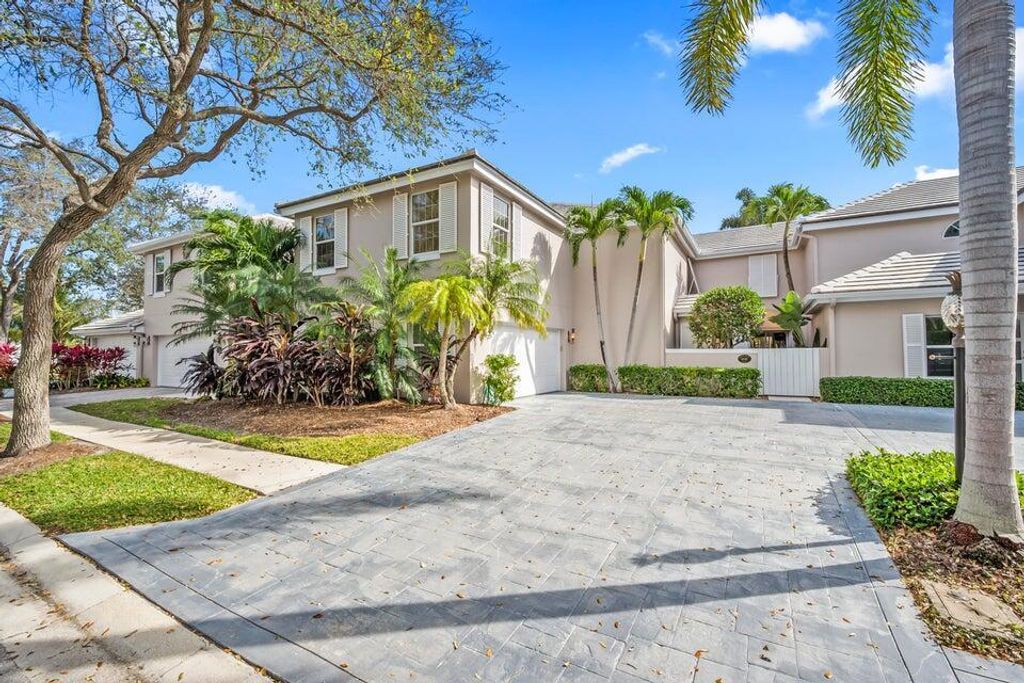 Photo of 14394 Cypress Island Court, Palm Beach Gardens, FL 33410 (MLS # B26032741)