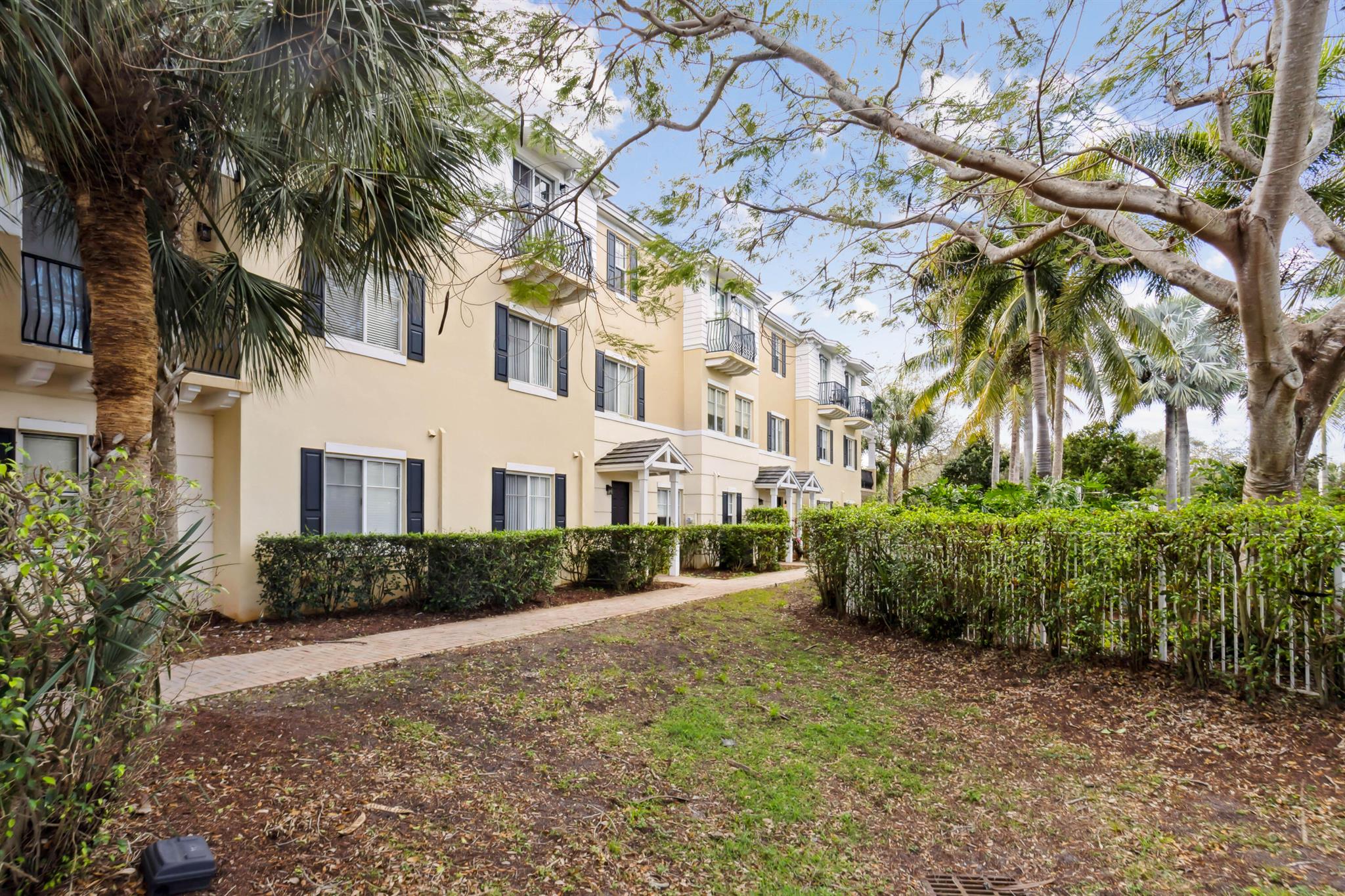 VISTAZO AT BOCA RATON - Residential Lease