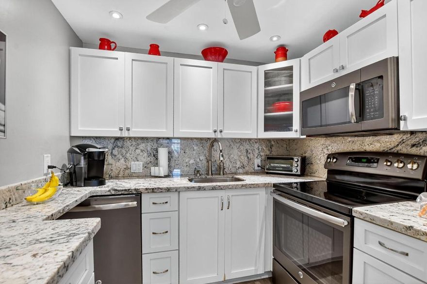 THIS BEAUTIFULLY RENOVATED CONDO HAS THE BEST EXPOSE WITH A LONG LAKE VIEW.
UPDATED FLOORS, KITCHEN AND BATHS.
COME ENJOY ALL OF THE FANTASTIC AMENITIES THAT CENTURY VILLAGE HAS TO OFFER.