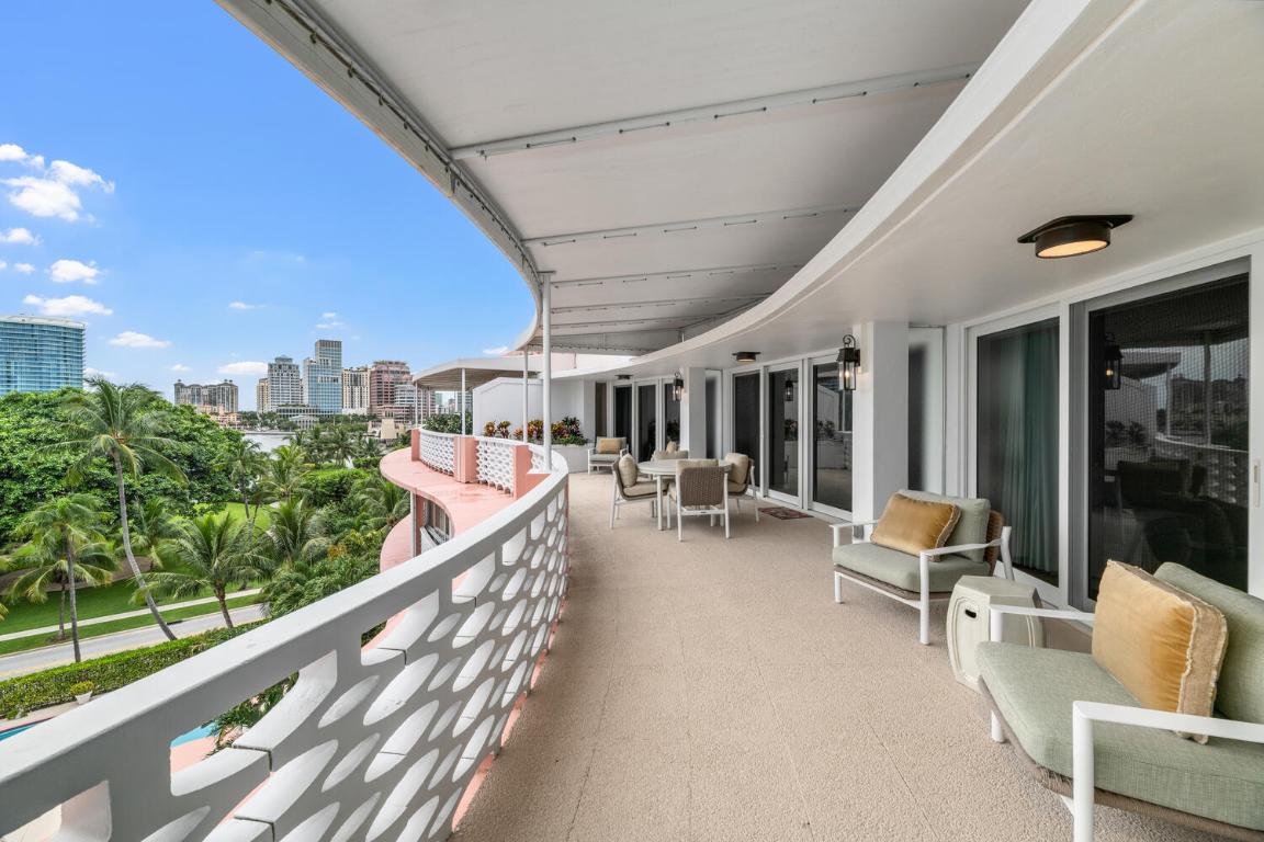 315 S Lake Drive Ph C