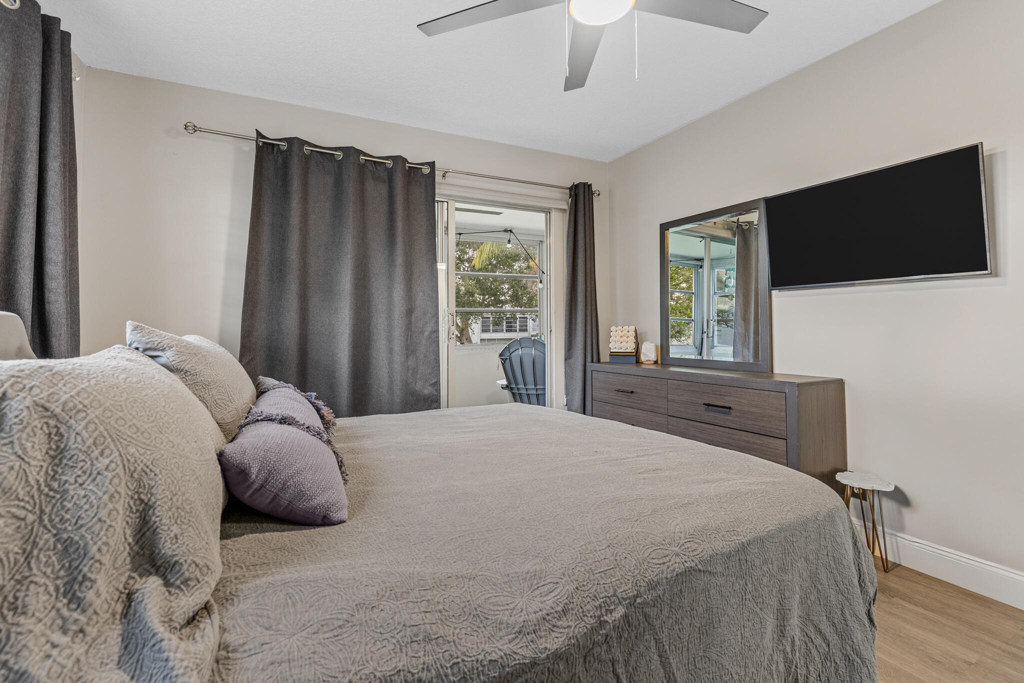 OAKRIDGE L CONDO - Residential
