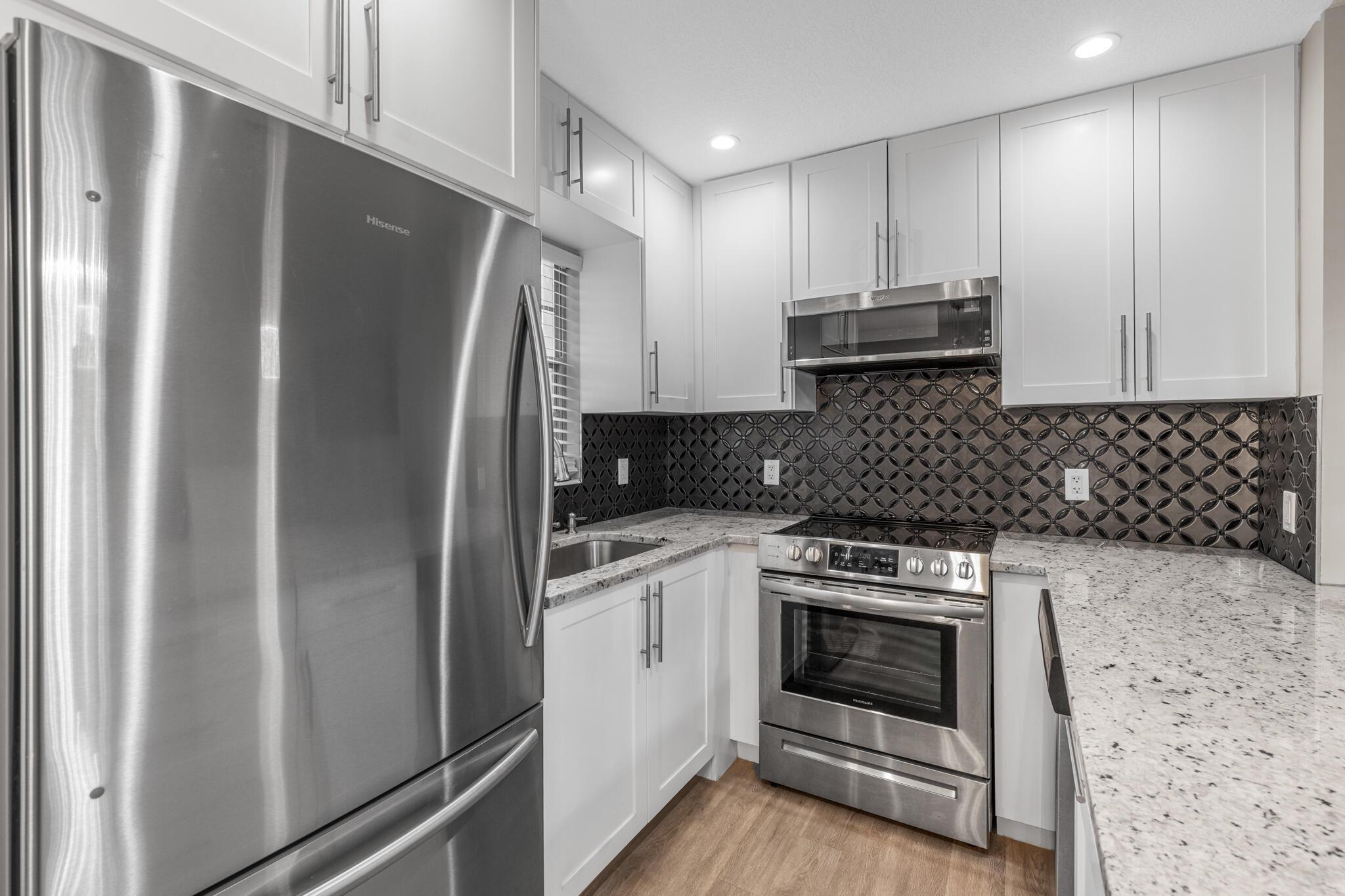 OAKRIDGE L CONDO - Residential