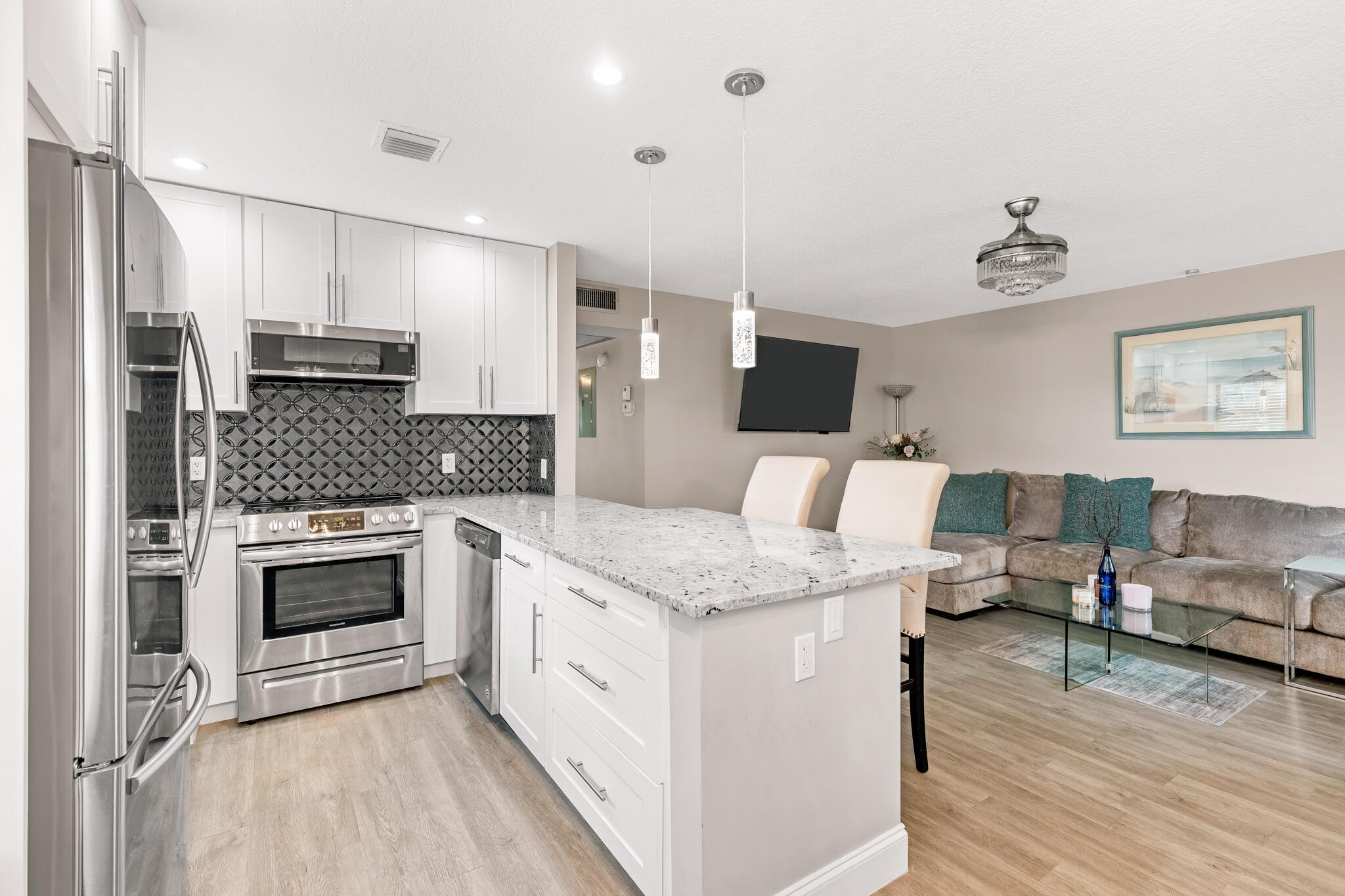 OAKRIDGE L CONDO - Residential