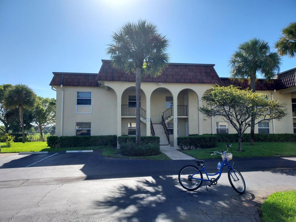 Photo of 717 S Us Highway 1 #702, Jupiter, FL 33477 (MLS # R10886375)