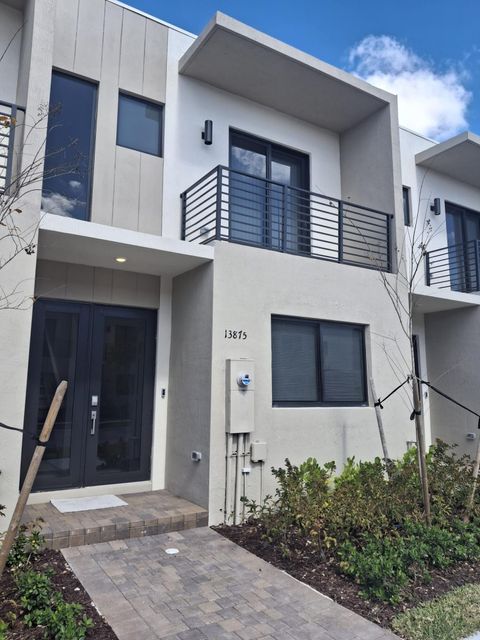 13875 SW 261 Terrace Homestead FL 33032