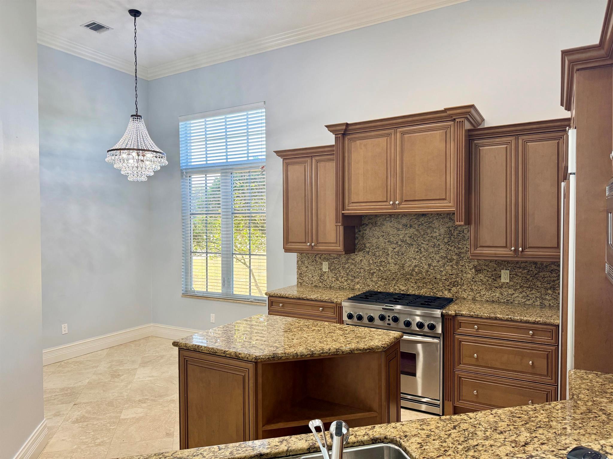 TESORO PLAT NO 6 - Residential Lease