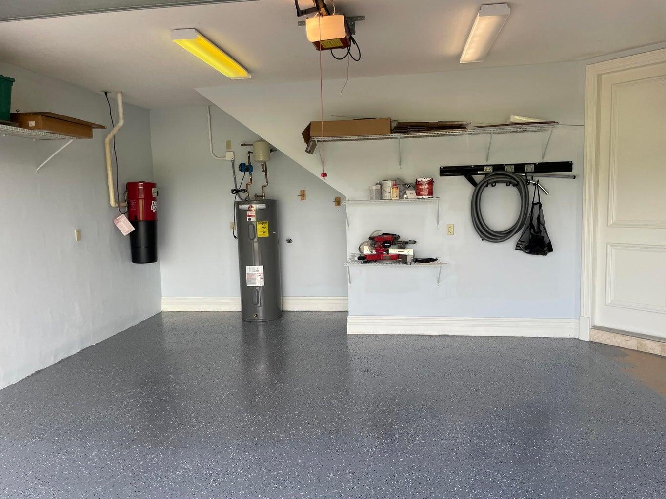 TESORO PLAT NO 6 - Residential Lease