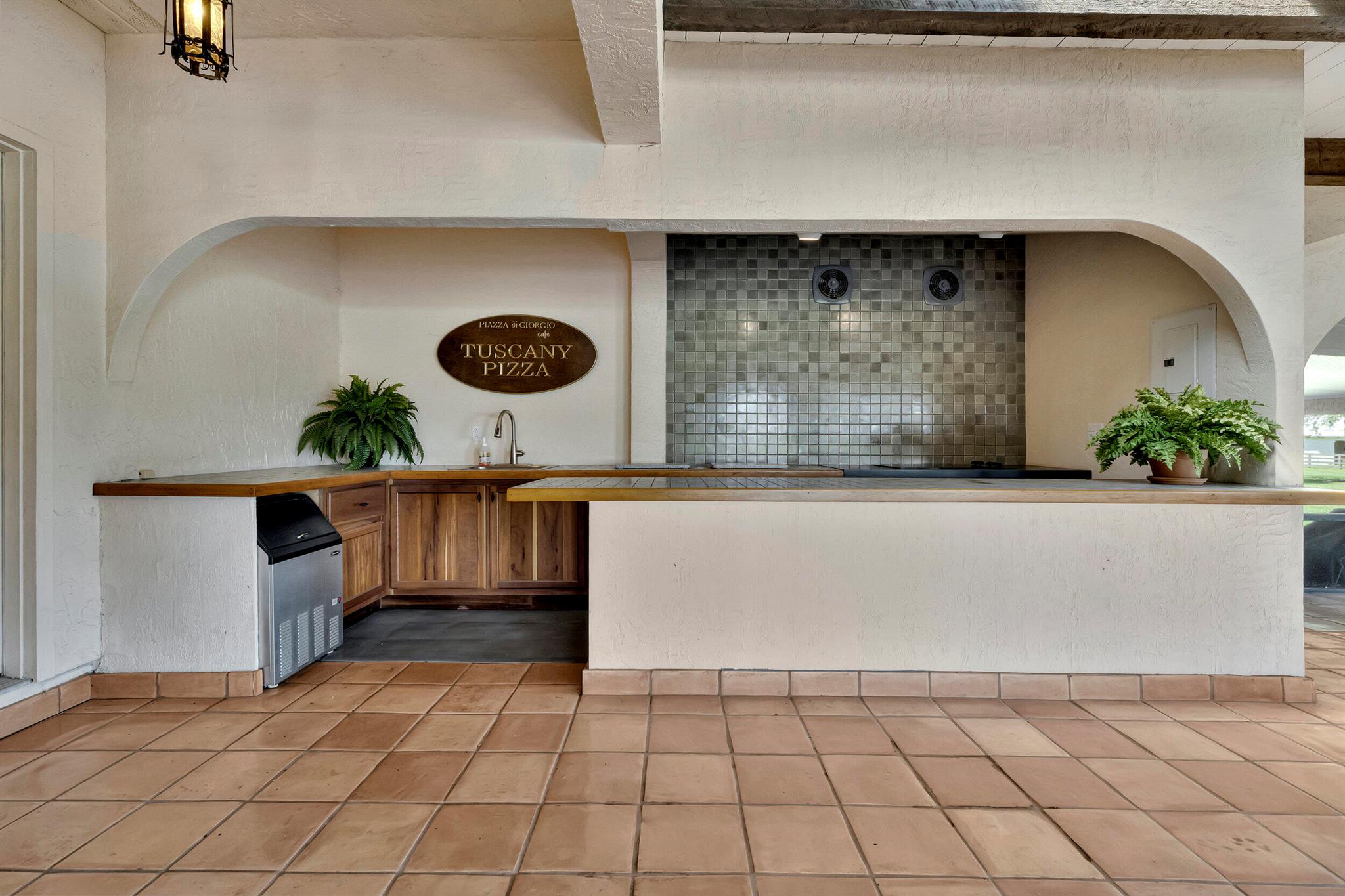 DARK HAMMOCK RANCHETTES - Residential