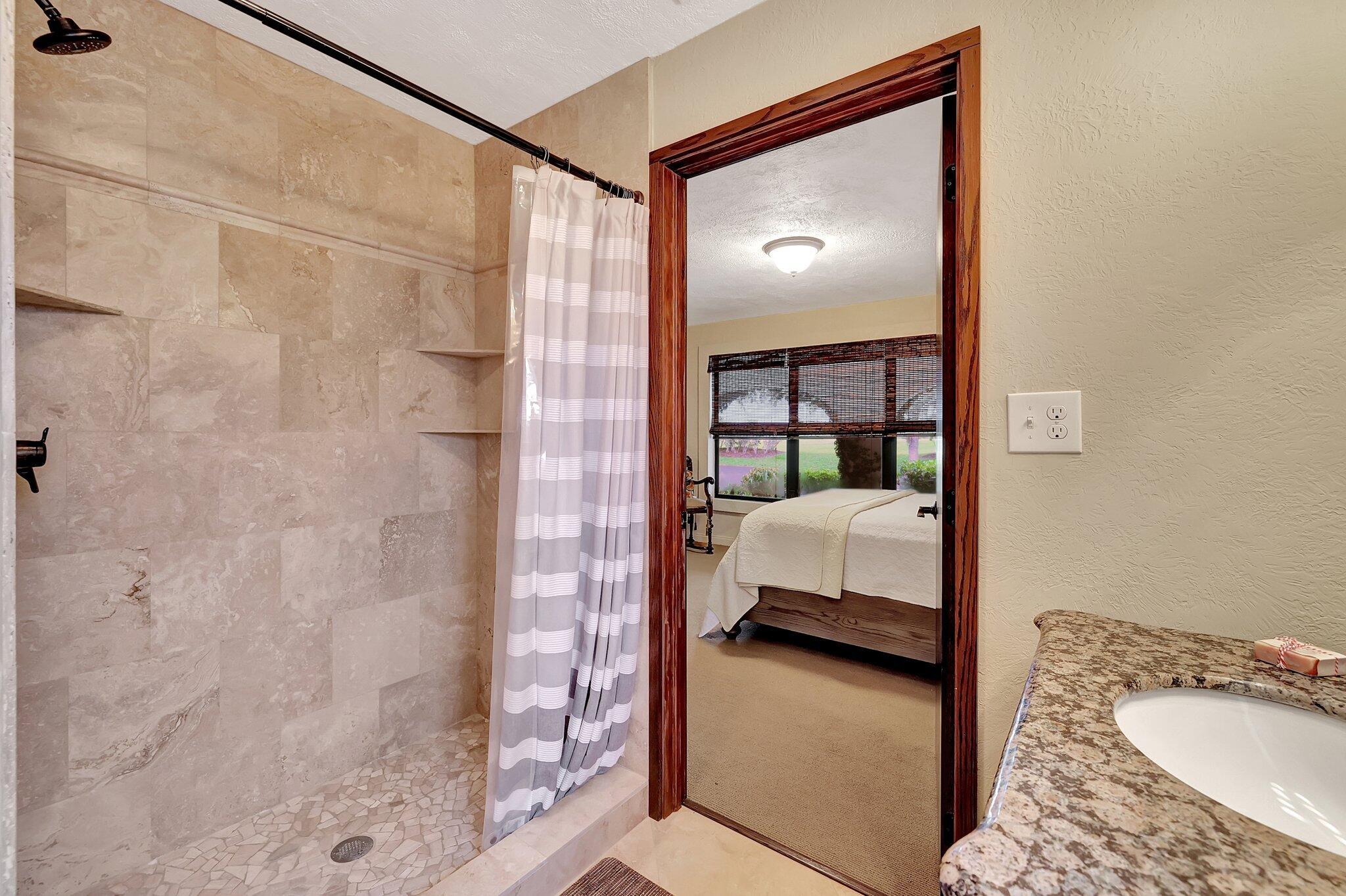 DARK HAMMOCK RANCHETTES - Residential