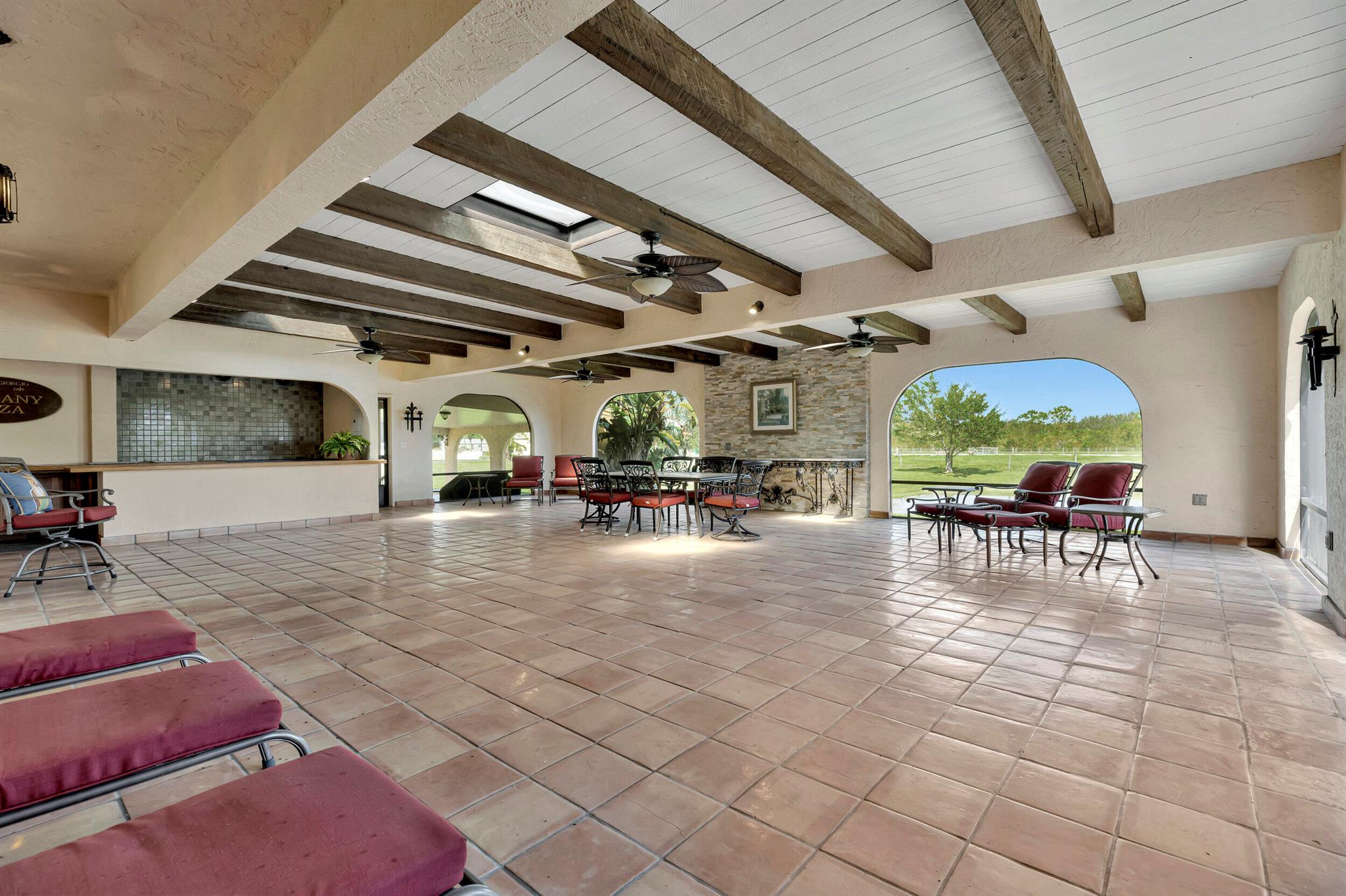 DARK HAMMOCK RANCHETTES - Residential