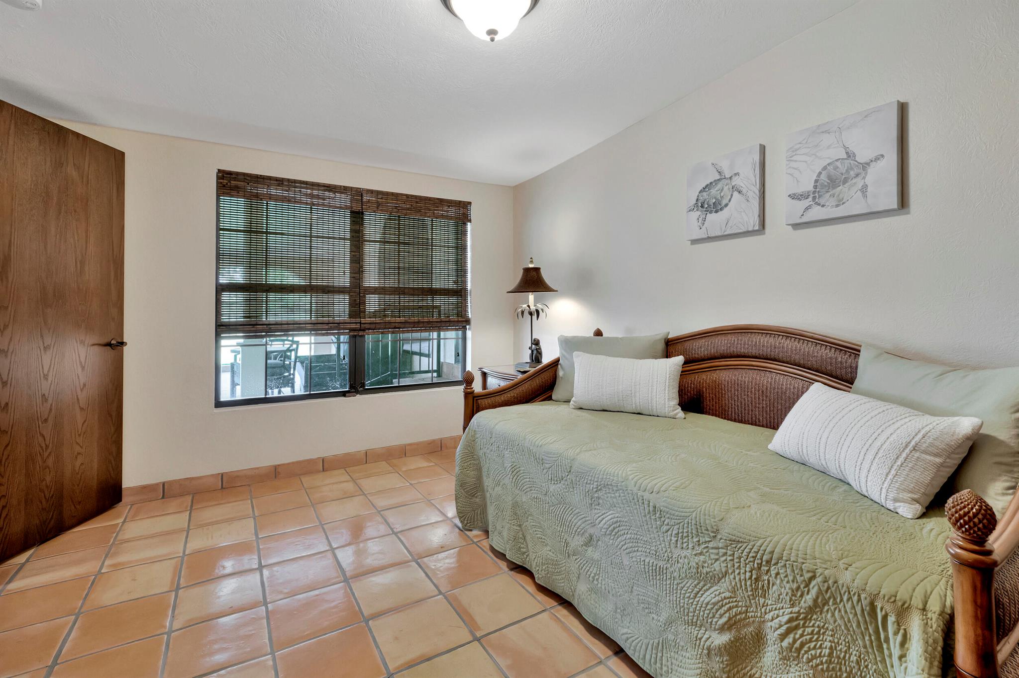 DARK HAMMOCK RANCHETTES - Residential