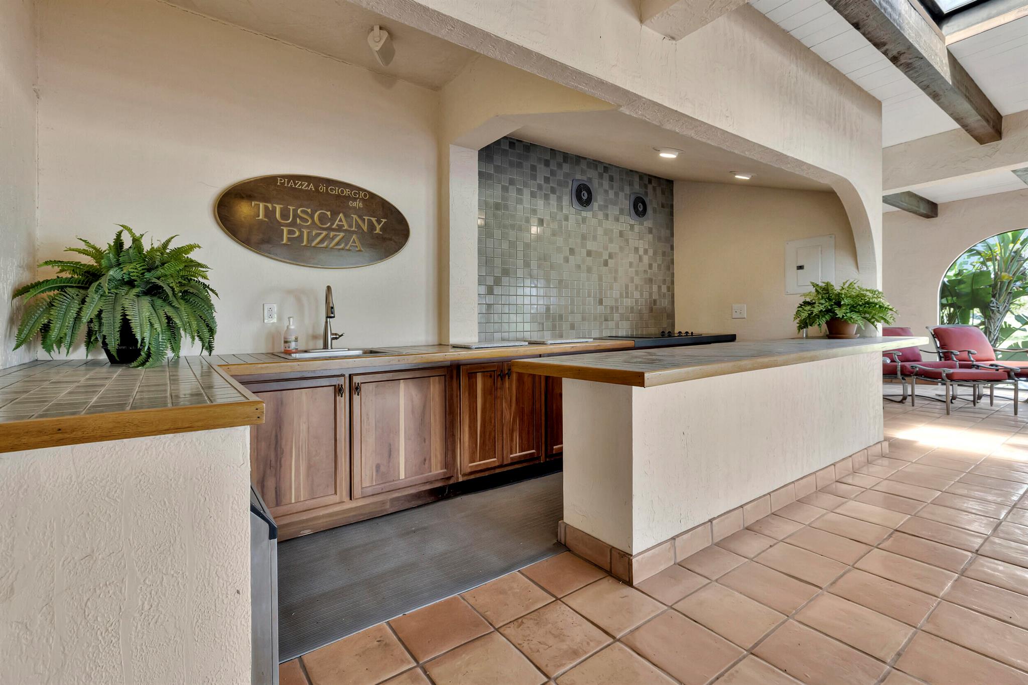 DARK HAMMOCK RANCHETTES - Residential