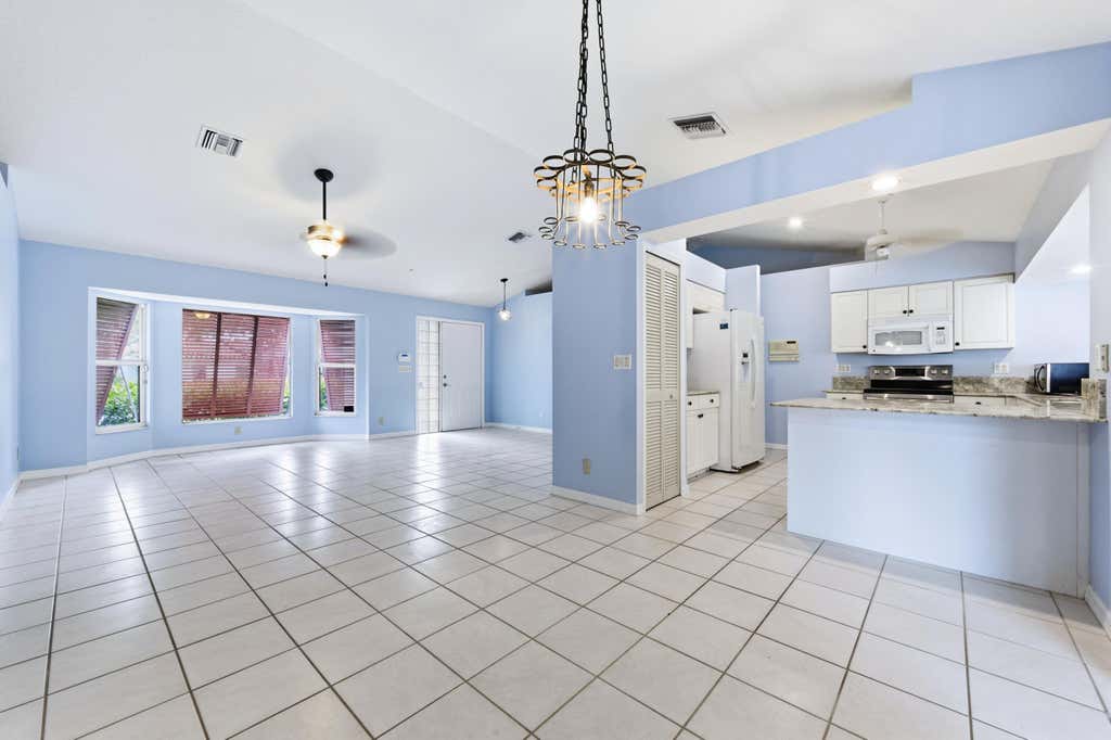 Photo of 560 N Cypress Drive, Jupiter, FL 33469 (MLS # B26039678)