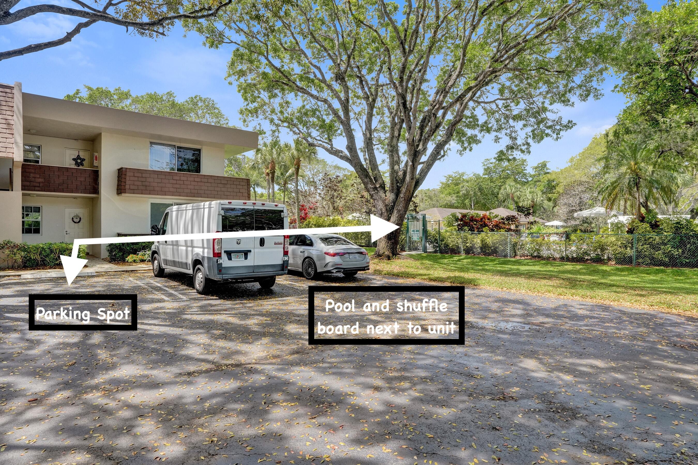 3621 Oaks Clubhouse Drive 101