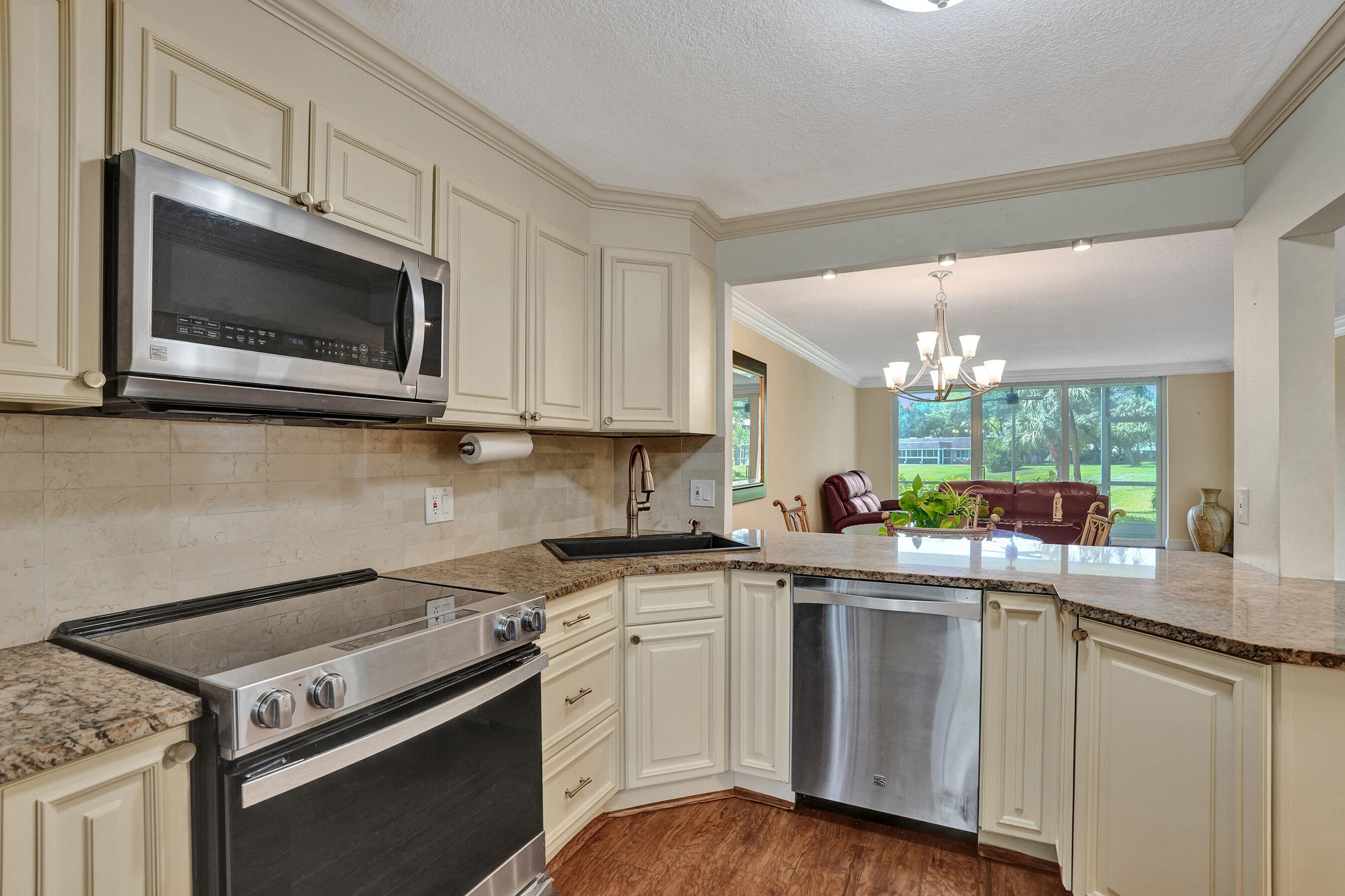 NO 74 PALM-AIRE COUNTRY CLUB - Residential