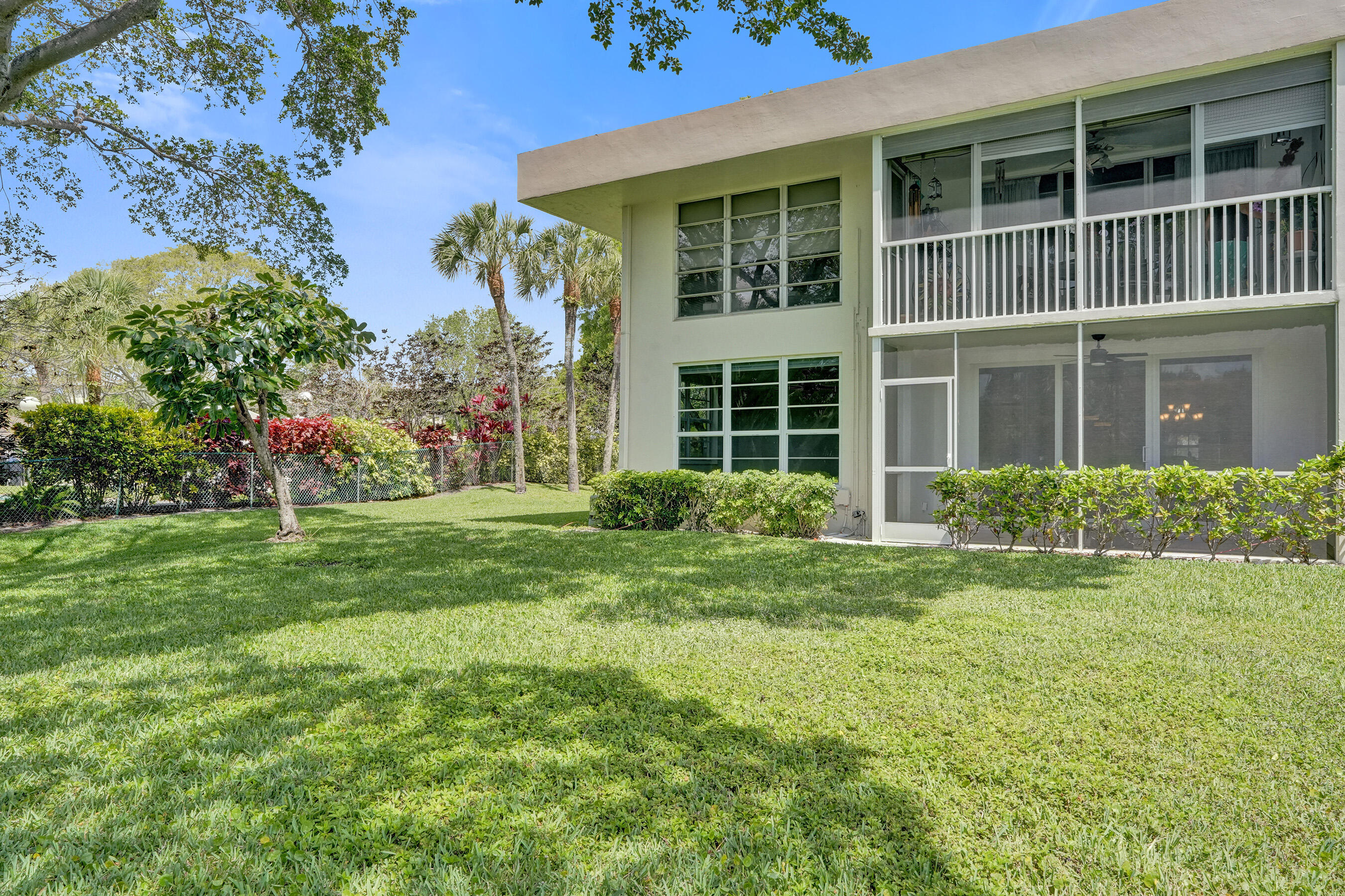 NO 74 PALM-AIRE COUNTRY CLUB - Residential